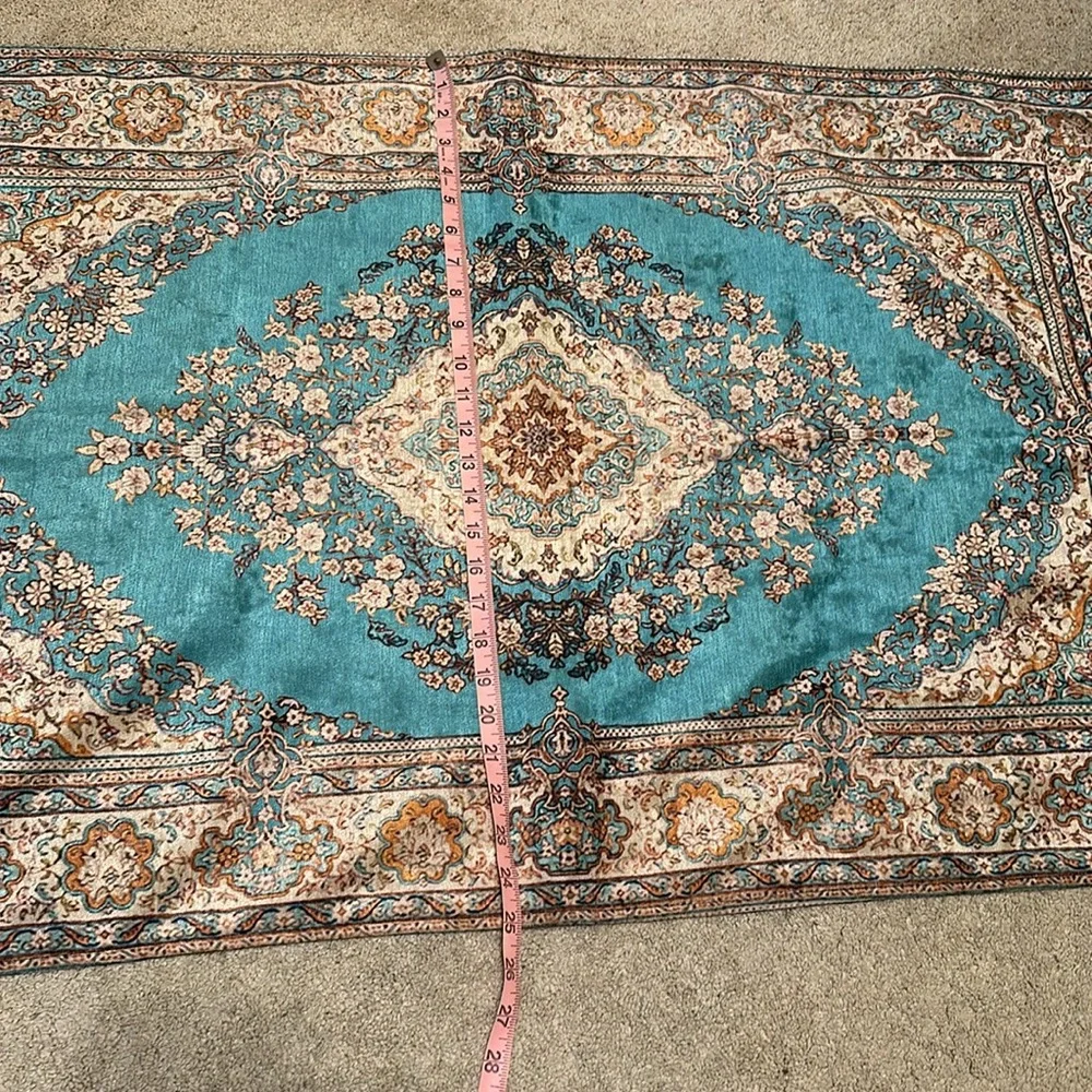 Turkish Style Small Rug - Picture 4 of 6